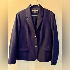 Kasper: Women's Stretch Crepe Two Button Flap Pocket Jacket (size 18)